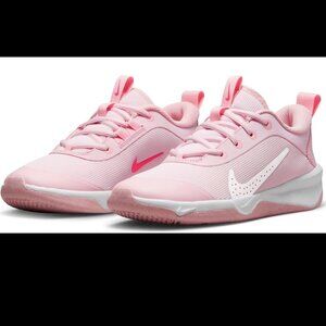 Nike Omni Multi-Court Big Kids' Indoor Court Shoes (Pink Foam) US 5.5Y UK5